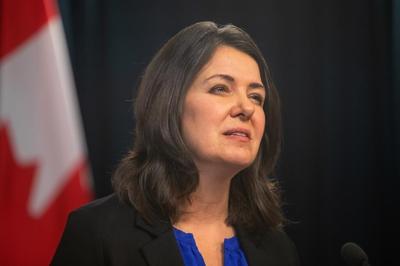 Danielle Smith est désolée si ses propos sur les Autochtones ont été mal interprétés