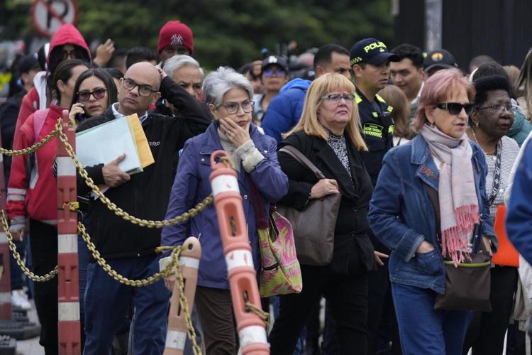 Hundreds of US visa appointments canceled in Colombia following spat with Trump over deportations