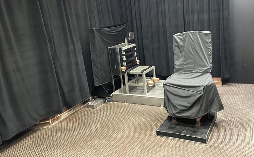 Electric chair, firing squad's legality at S. Carolina court