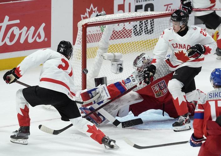 Canada crashes out of world juniors in quarterfinals for second straight year