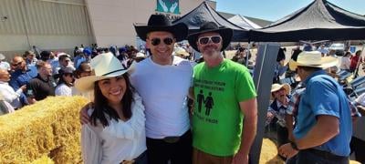 Stampede: Poilievre «n’est pas d’accord» avec le message de «fierté hétérosexuelle»