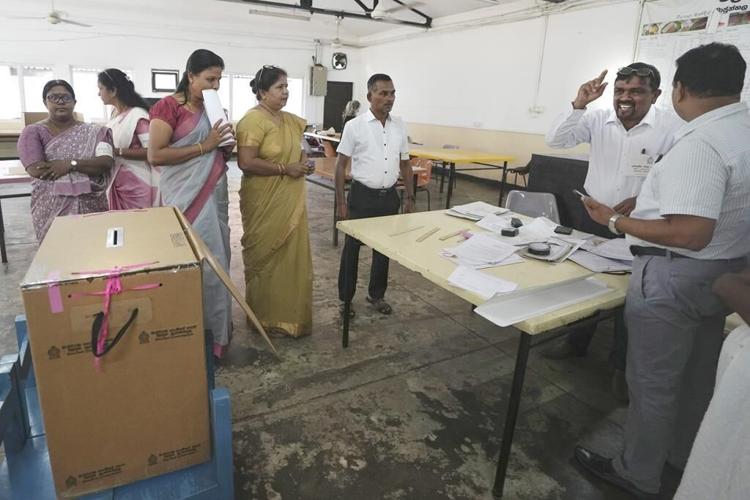Sri Lankans vote in a presidential election that will decide how it recovers from economic crisis
