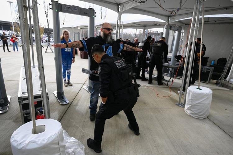 Donald Trump plans to be the 1st sitting US president at a regular-season NFL game since 1978