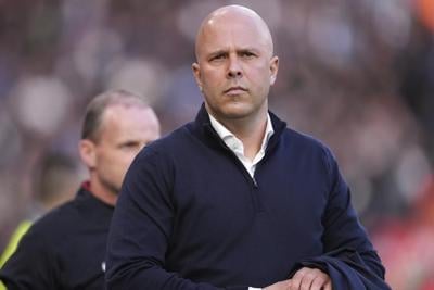 Slot hails 'hardest' win as Liverpool stays above Man City by beating Chelsea 2-1 in Premier League