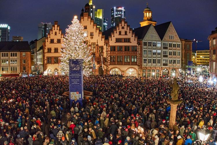 Photos of Christmas celebrations around the world