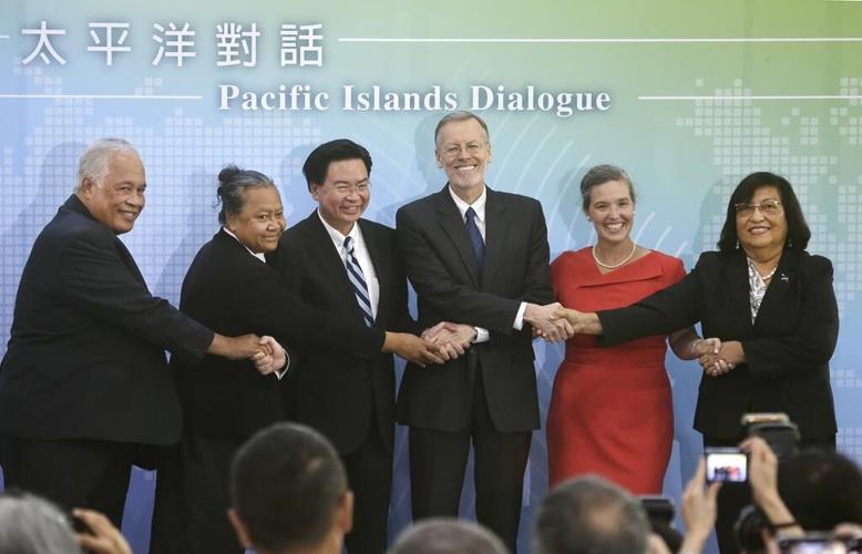 Nauru switches diplomatic recognition from Taiwan to China