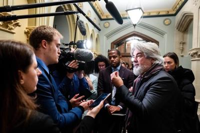 Federal transport minister says Bay of Fundy ferry will not be removed from its route