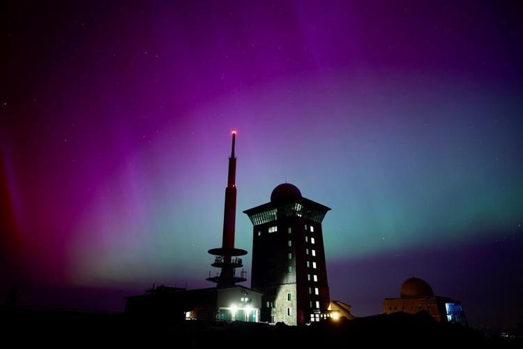Strong solar storm hits Earth, could disrupt communications and produce northern lights in US