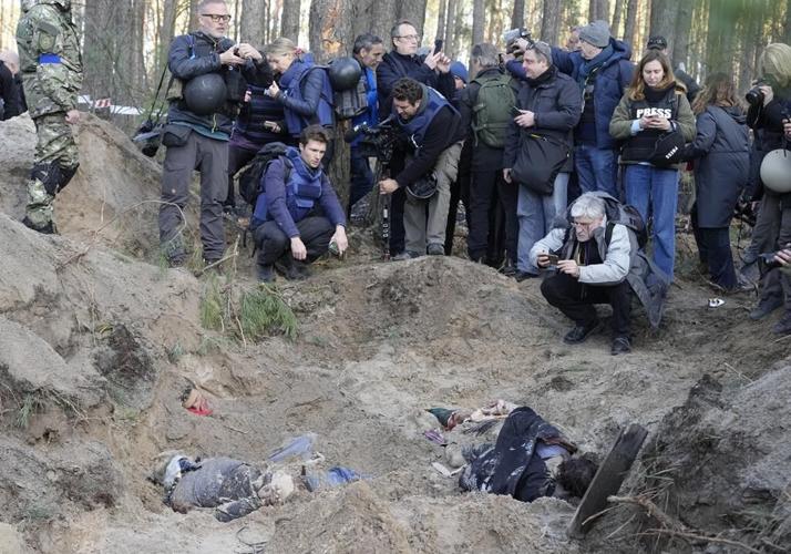 Russians try to subdue Ukrainian towns by seizing mayors