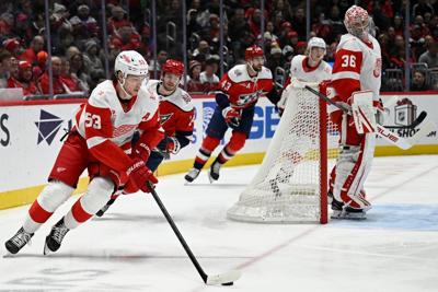 NHL roundup: Red Wings stay hot, roll past Capitals 5-2 to maintain Atlantic lead