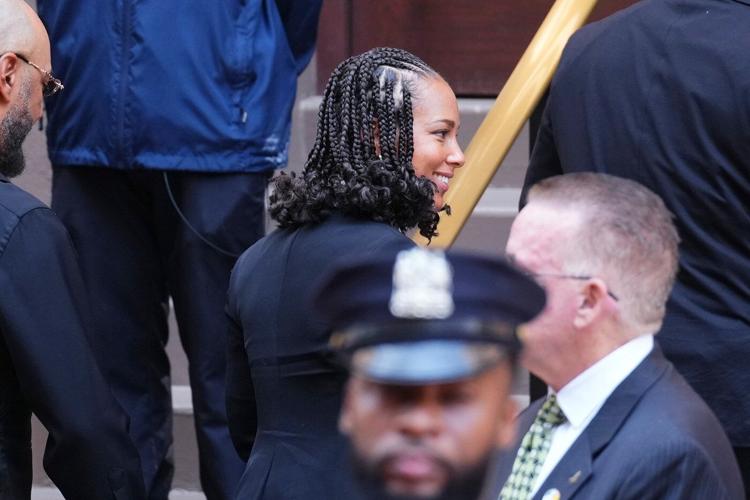Star-maker Clive Davis honored at funeral that draws Bruce Springsteen, Dionne Warwick and others