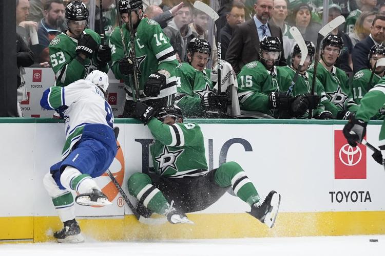 Jason Robertson and Roope Hintz get two goals, one assist each in Stars' 5-3 win over Canucks