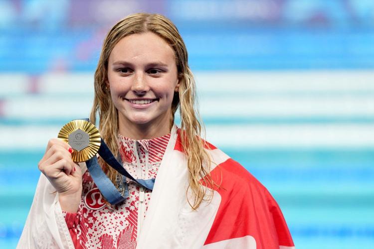 Swimmer Summer McIntosh again named ��ɫtvfemale athlete of the year