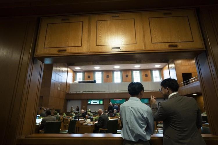 After GOP walkout, Oregon lawmakers reconvene to focus on housing and drugs