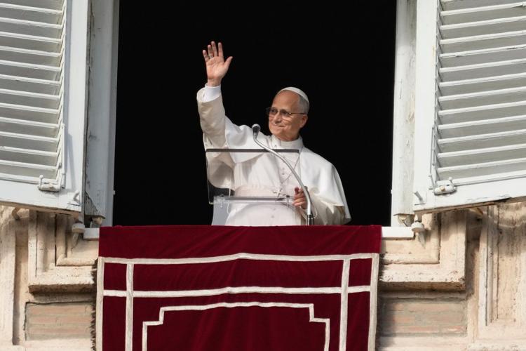 Pope offers gentle critique of Vatican culture in Christmas greeting reminiscent of past
