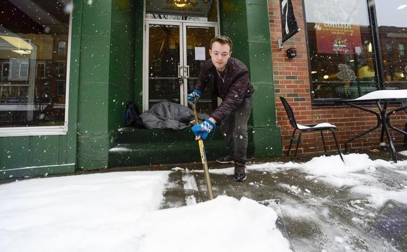 Storm threatens snow in the Midwest, thunder in the South. Other parts of the US dig out