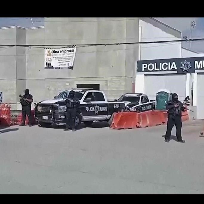Mexican cops find tents, question people in the case of 2 Australians, 1 American missing in Baja
