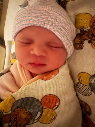 Baby on board: Paramedics help passenger give birth just before Delta flight lands