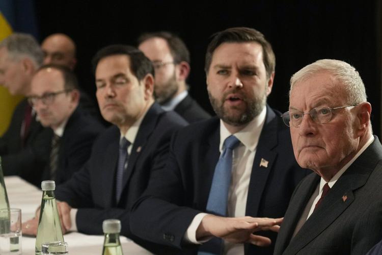 After years of firm support, 10 days upended the US approach to Ukraine