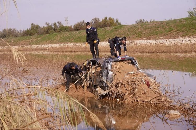 A research boat will scan the seabed to help search for those missing in Spain's floods