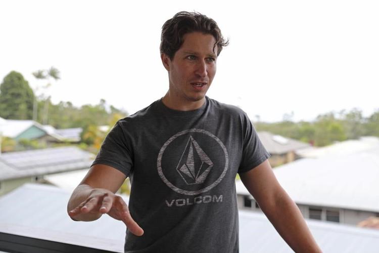 Hawaii volcano eruption has some on alert, draws onlookers