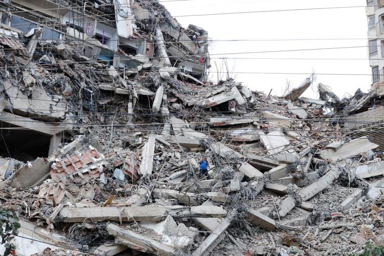 World leaders react with offers and solidarity after powerful quakes hit Venezuela