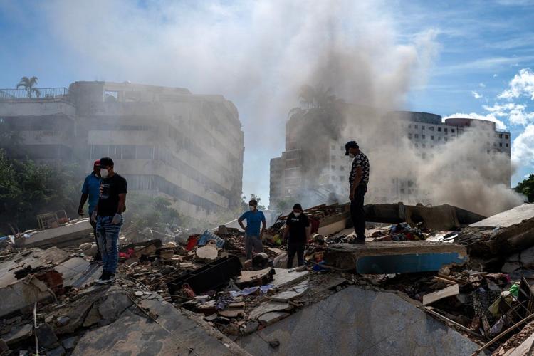 Grief and optimism clash in scramble to locate survivors 4 days after Venezuela earthquakes