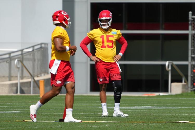 Chiefs lock in Patrick Mahomes through 2033 with a $504.75M reworked deal, AP source says