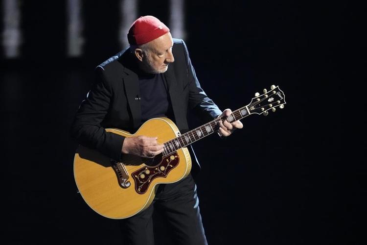 'Stereophonic' wins best play at Tonys, with wins for Daniel Radcliffe, Jeremy Strong and 'Suffs'