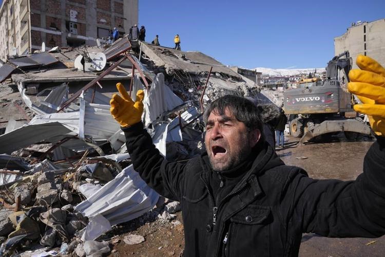 Hope fading as deaths in Turkey, Syria quake pass 11,000