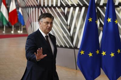 Croatian parliament dissolves to pave way for parliamentary election later this year