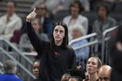 Caitlin Clark's WNBA rookie card fetches $660,000 at auction in a record-breaking sale