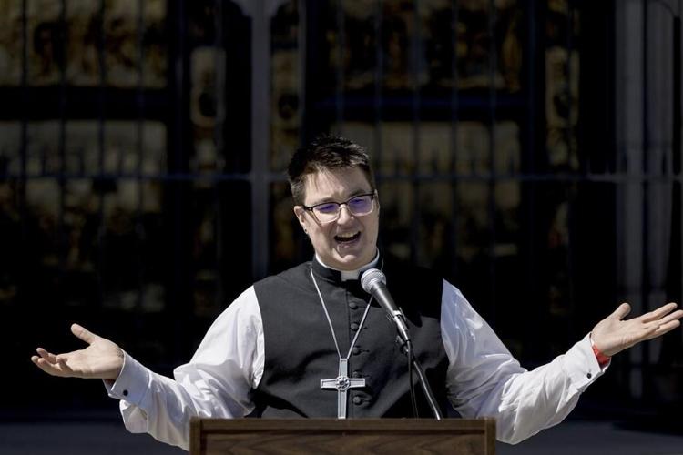 Transgender pastor claims bias, sues Lutheran denomination