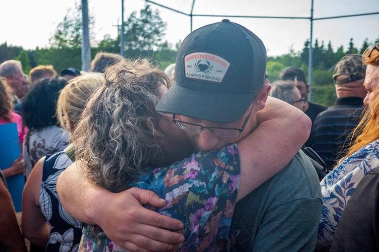 Joy in Newfoundland after ‘Lucky 7′ fishers survive harrowing days lost at sea
