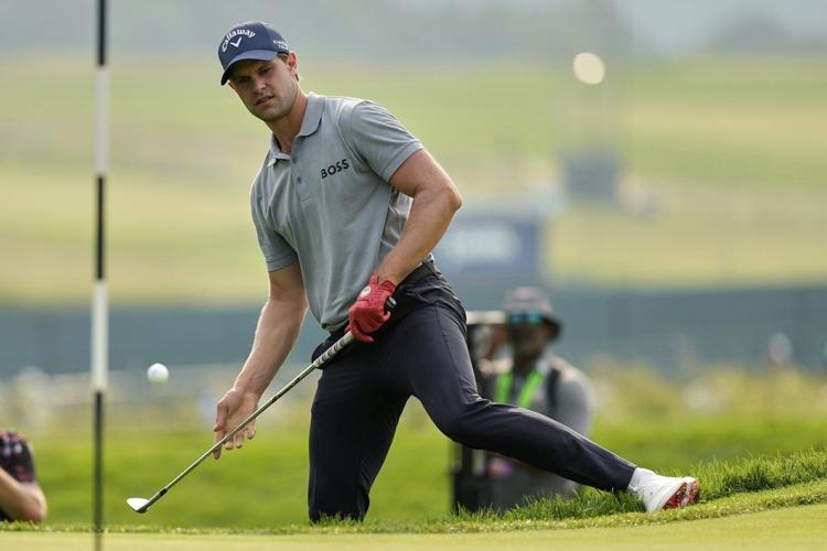 Sam Burns leads US Open with 65 and avoids calamity at Oakmont