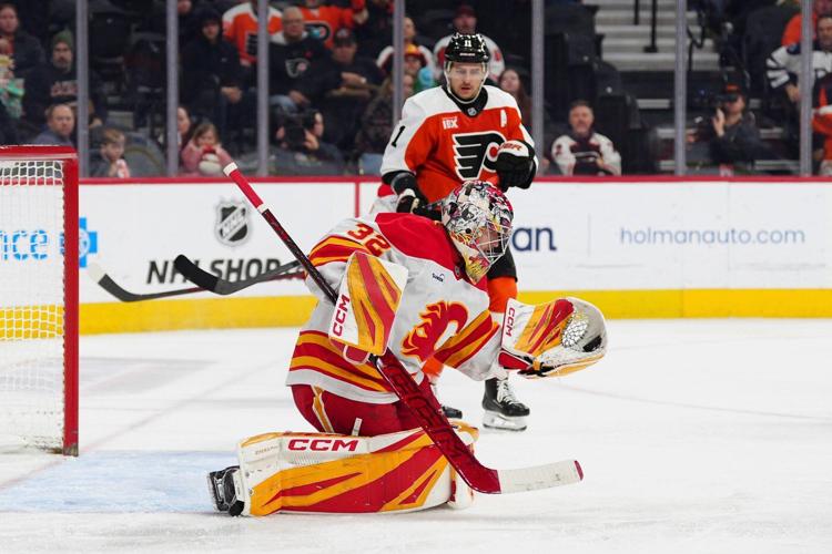 Huberdeau scores twice to lift Flames over Flyers 2-1