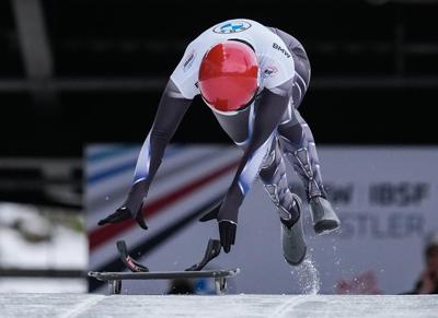 Canada's Clarke leads halfway through women's world skeleton championship