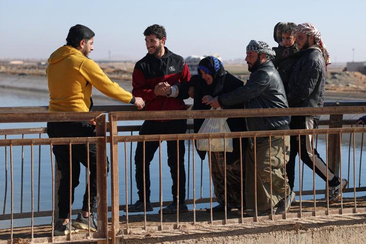 Hundreds flee to government-held areas in north Syria ahead of possible offensive