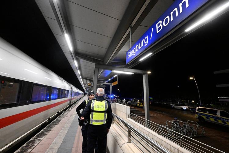 Man arrested after threatening an attack on a high-speed train in Germany