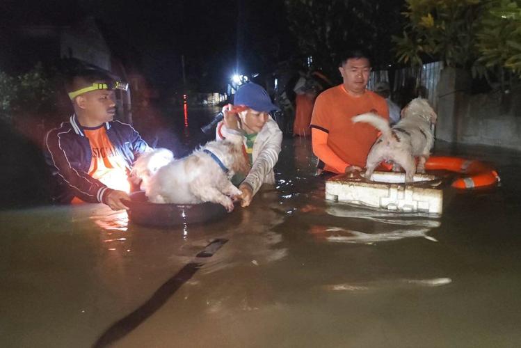 Latest storm blows out of the Philippines, leaving 10 dead and prompting massive evacuations