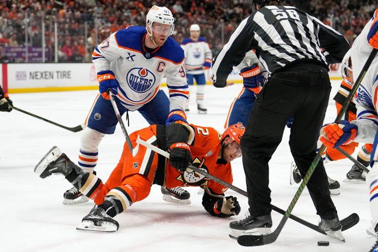 Carlsson, Terry lead Ducks to 5-2 win in Game 6, eliminating the 2-time conference champ Oilers
