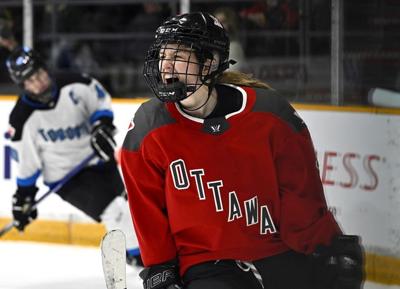 Daryl Watts ready for ɫtv women's hockey team debut in Rivalry Series