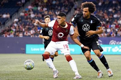 Forward Jared Ulloa returns to Valour FC after spending last season in Peru