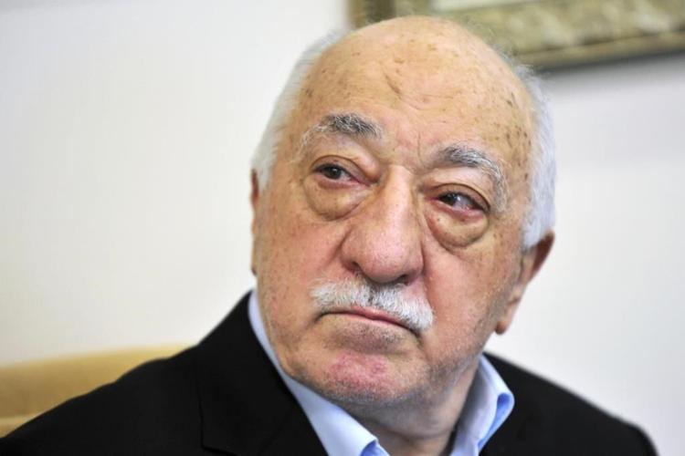Thousands mourn Fethullah Gülen, a Turkish spiritual leader who died in US