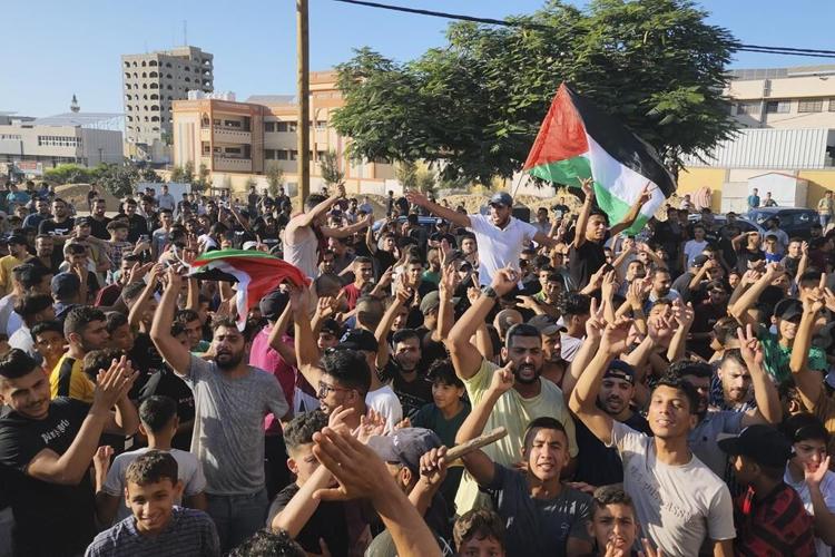 Thousands take to streets in Gaza in rare public display of discontent with Hamas
