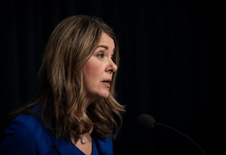 Alberta's Smith says Opposition should have warned her of privacy breach