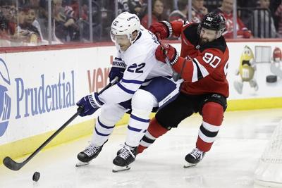 Lorentz and Hildeby lead the Maple Leafs to 4-2 win over the Devils