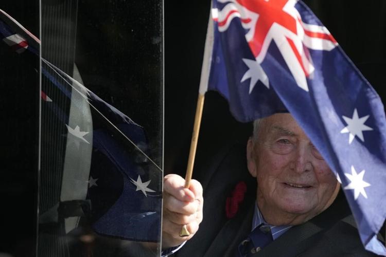 Australians and New Zealanders recall war dead on Anzac Day