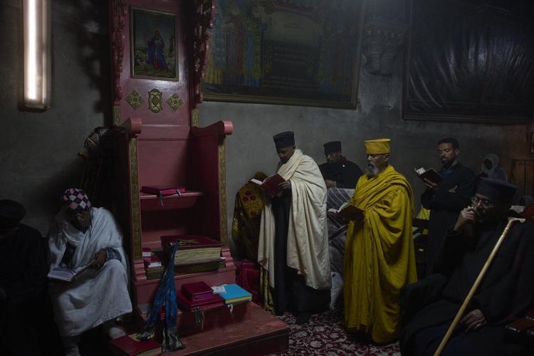 PHOTO COLLECTION: Holy Week Around the World