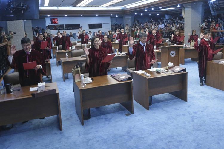 Senators return the impeachment case against Sara Duterte to the Philippine House